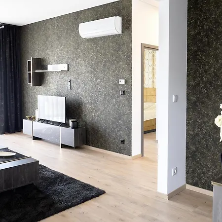 Gold & Black * Debrecen